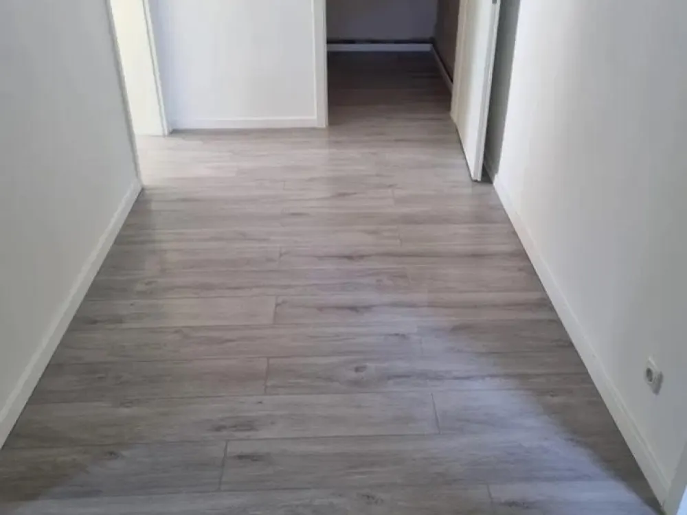 Nachmieter gesucht für 116qm mit eigenen Eingang in Re -Süd