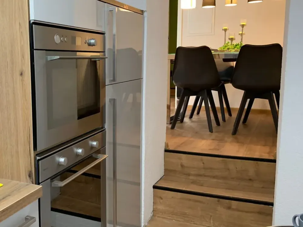 Erstbezug nach Sanierung - möblierte hochwertige 3-Zimmer Wohnung