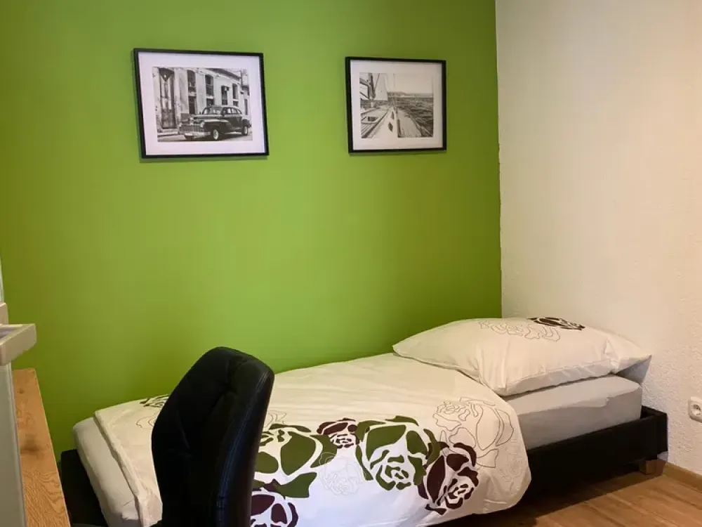 Erstbezug nach Sanierung - möblierte hochwertige 3-Zimmer Wohnung
