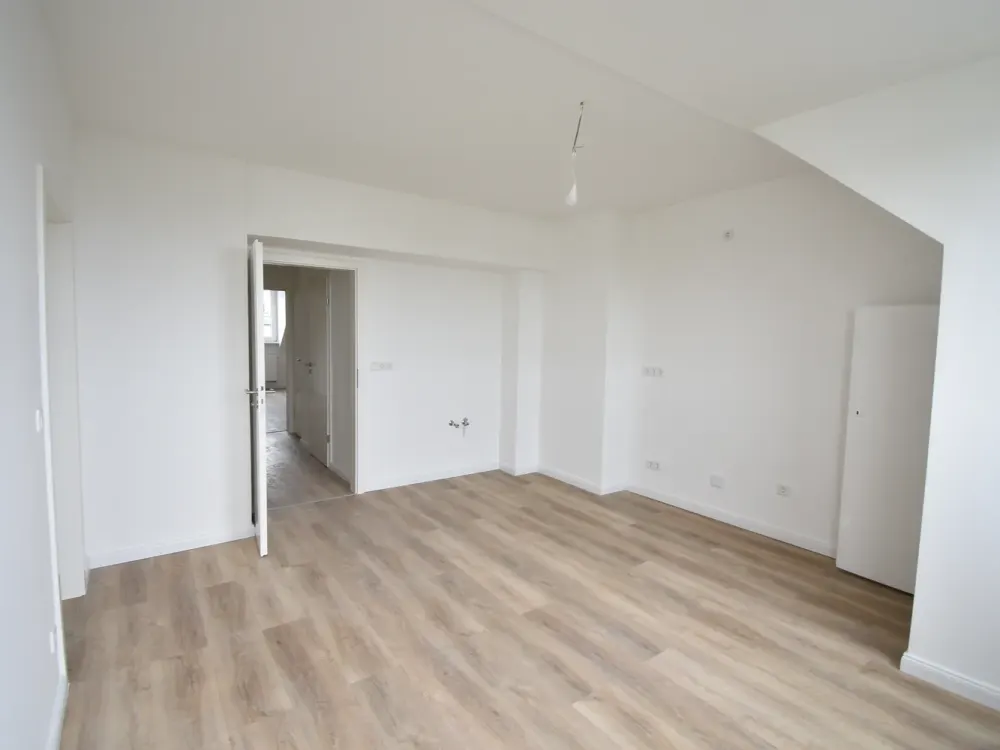 ERSTBEZUG nach Sanierung! Moderne 2-Zi-Whg mit Wohnküche in Flingern