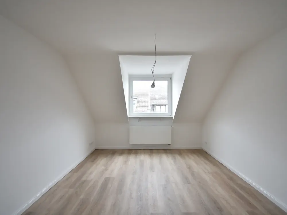 ERSTBEZUG nach Sanierung! Moderne 2-Zi-Whg mit Wohnküche in Flingern