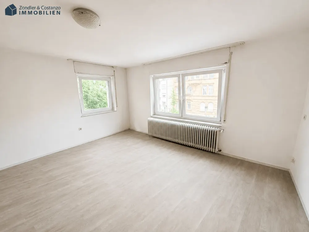 FREI AB SOFORT!!!: * 1-Zi.- ca. 22,5 qm * renoviert * sep. WC * Werastraße * Küchenoption *
