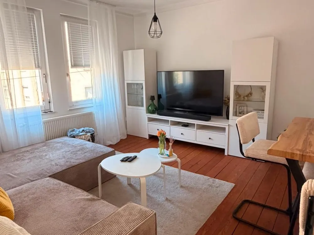 Renovierte 3 Zimmer Altbauwohnung