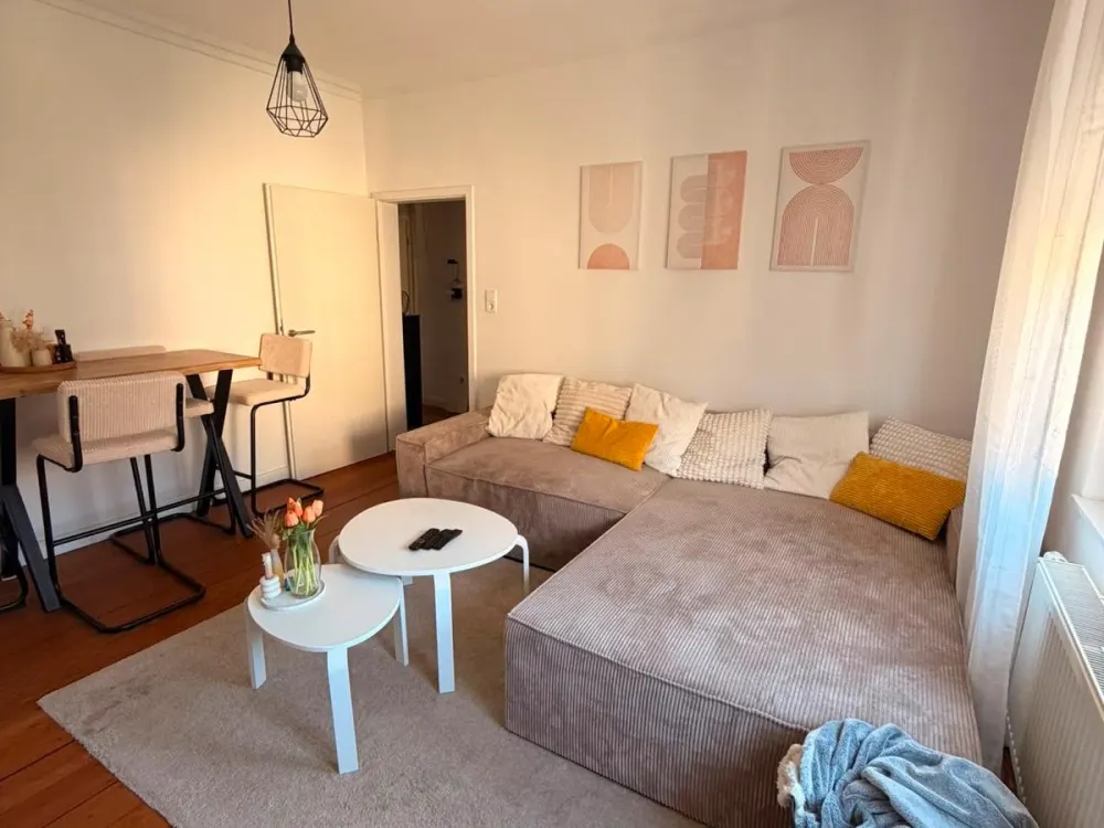 Renovierte 3 Zimmer Altbauwohnung