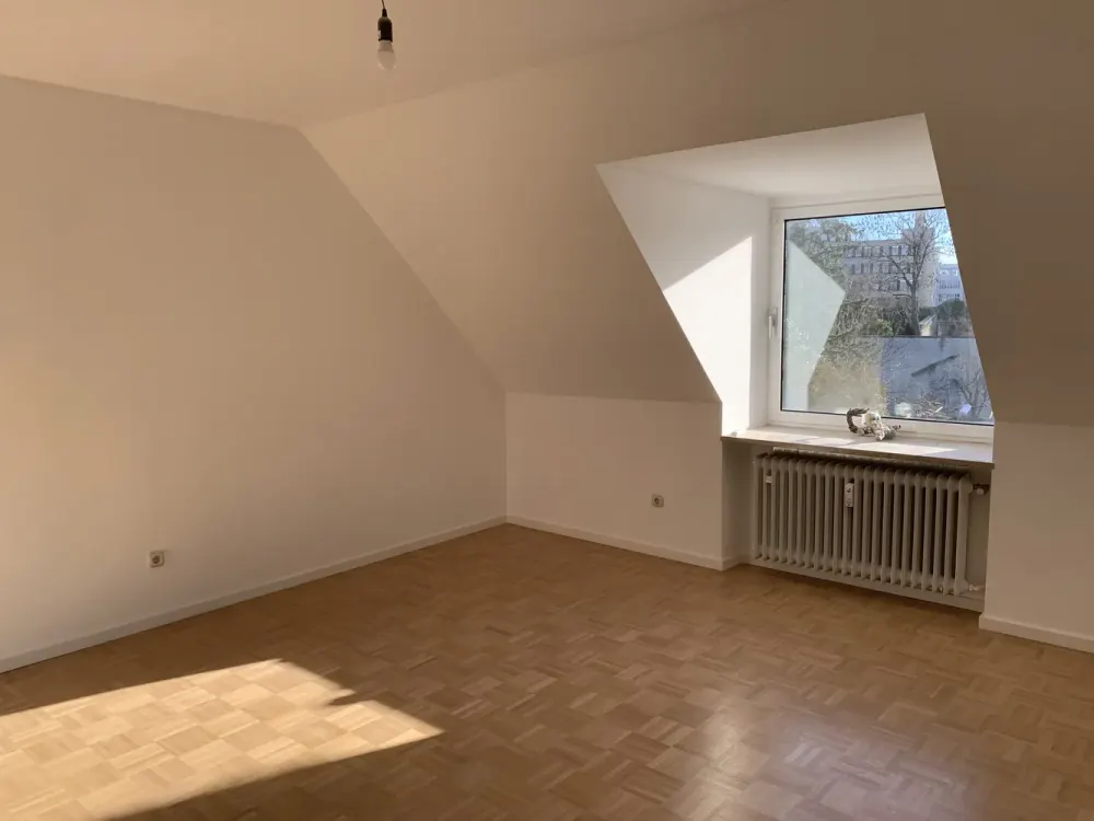 Kernsanierte 2-Zimmer-Maisonette-Wohnung mit gehobener Ausstattung