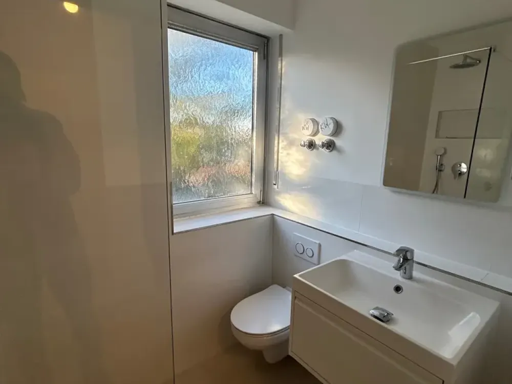 Kernsanierte 2-Zimmer-Maisonette-Wohnung mit gehobener Ausstattung