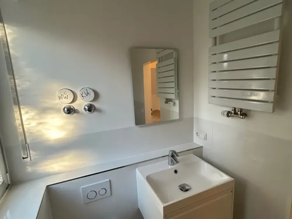 Kernsanierte 2-Zimmer-Maisonette-Wohnung mit gehobener Ausstattung