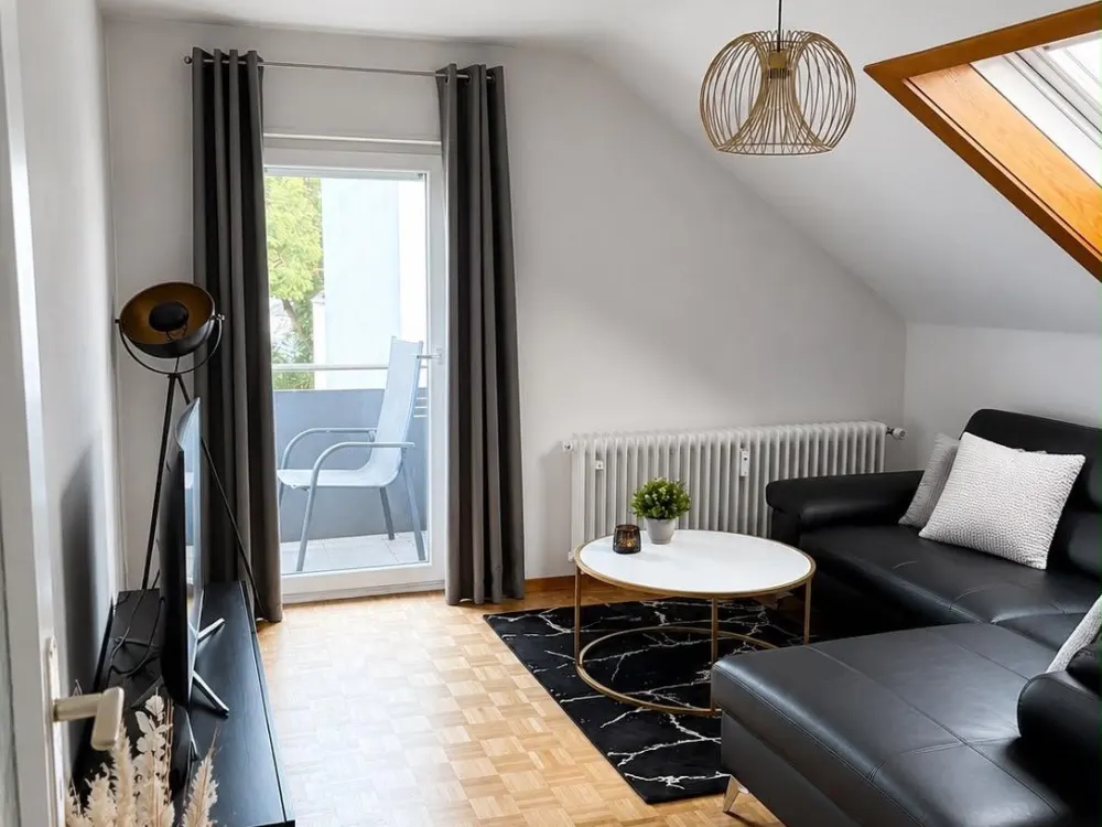 Helle 2-Zimmer Wohnung mit Balkon in ruhiger Lage-70567 Stuttgart