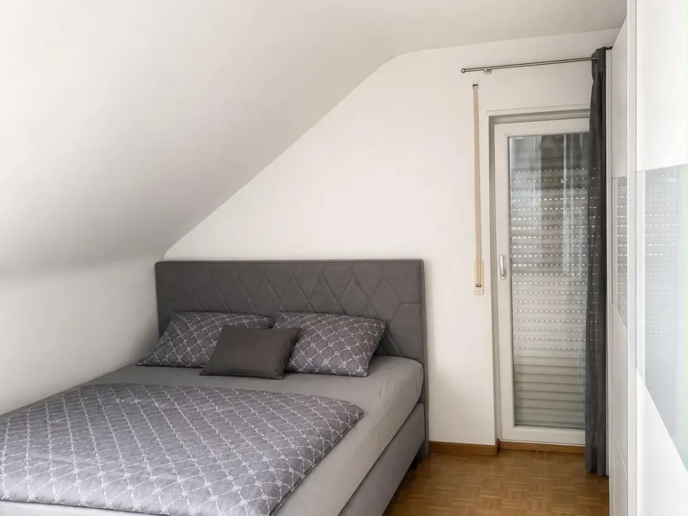 Helle 2-Zimmer Wohnung mit Balkon in ruhiger Lage-70567 Stuttgart