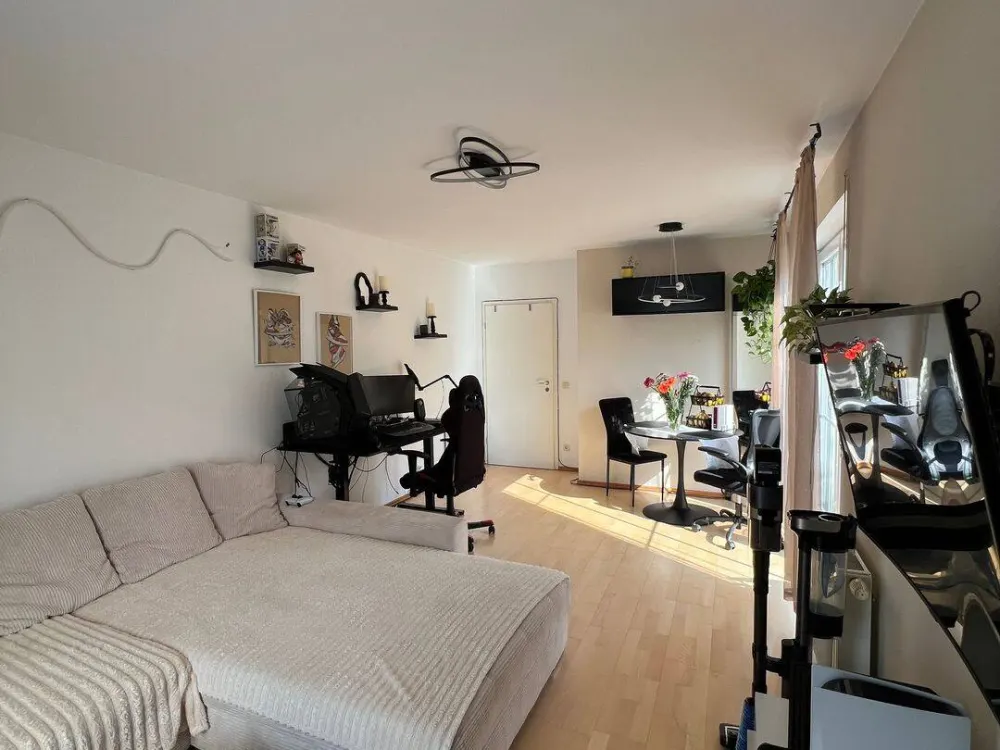 Charmante 2-Zimmer-Wohnung mit Balkon in München-Lerchenau, teilmöbliert & top angebunden