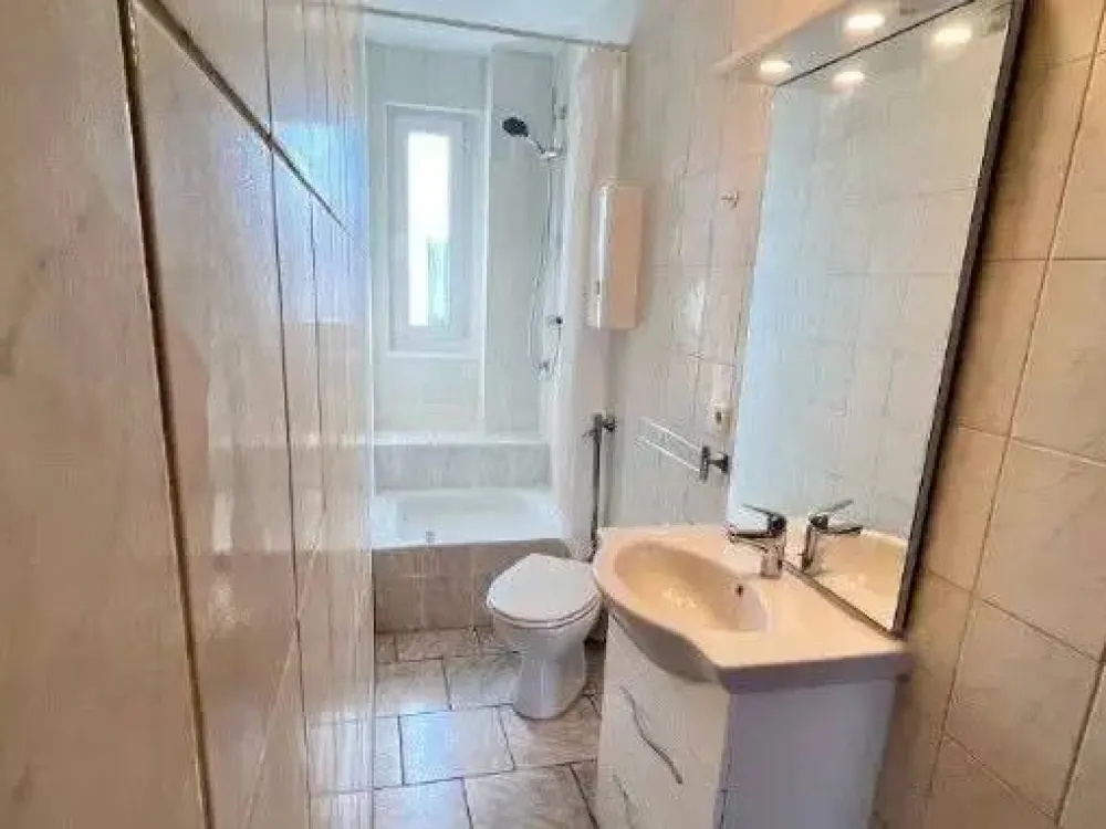 Schöne, sanierte 3-Zimmer-Wohnung gegenüber SIEMENS