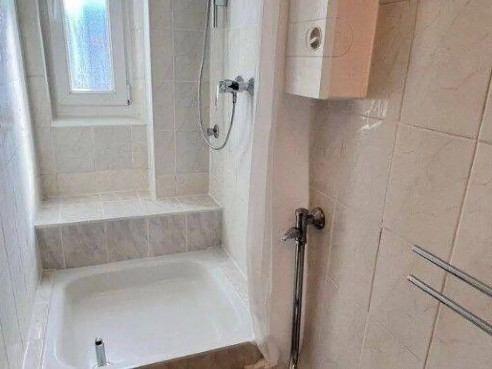 Schöne, sanierte 3-Zimmer-Wohnung gegenüber SIEMENS