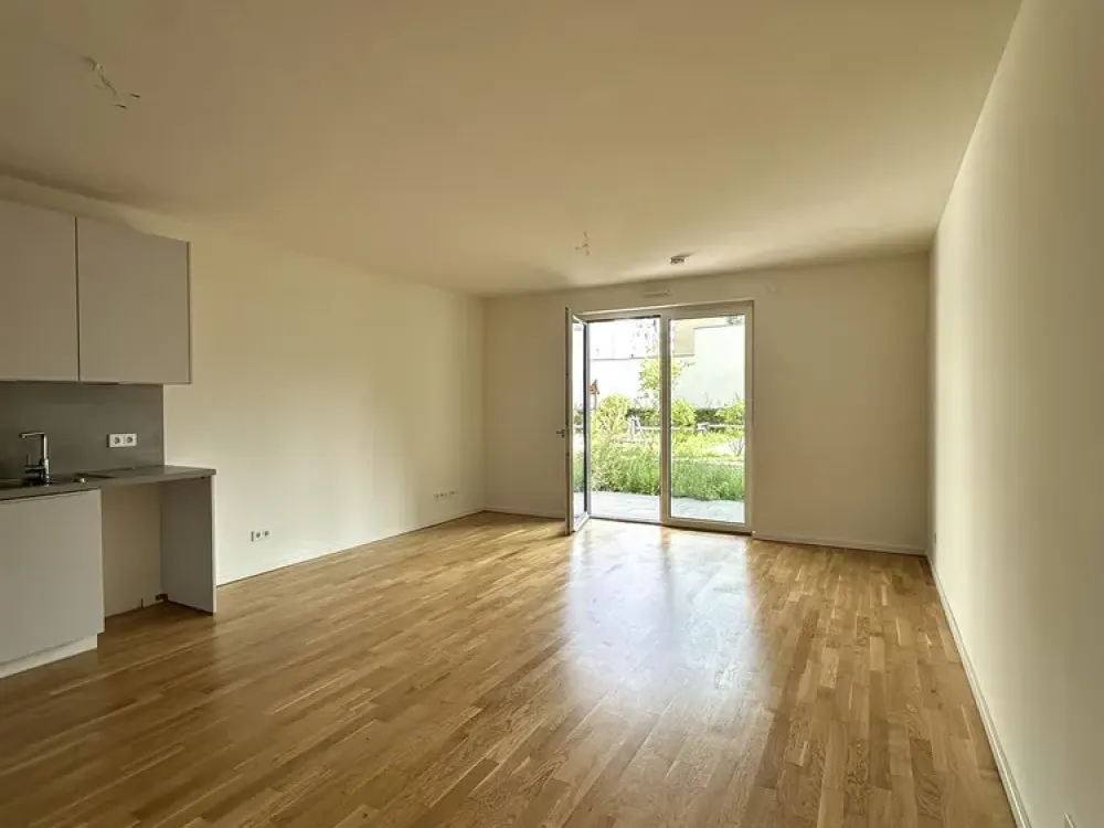 Großzügige 2-Zimmerwohnung * Terrasse * Erdgeschoss * Einbauküche * Ruhige & zentrale Lage in Moabit