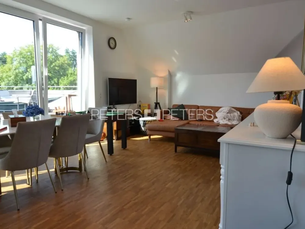+ Maisonette-Wohnung + Zwei Dachterrassen + EBK + Badewanne +