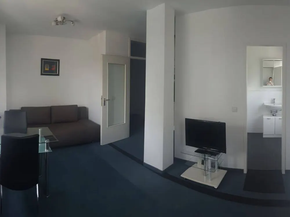 WE 01 Apartment in a well-maintained architect-designed house in Munich