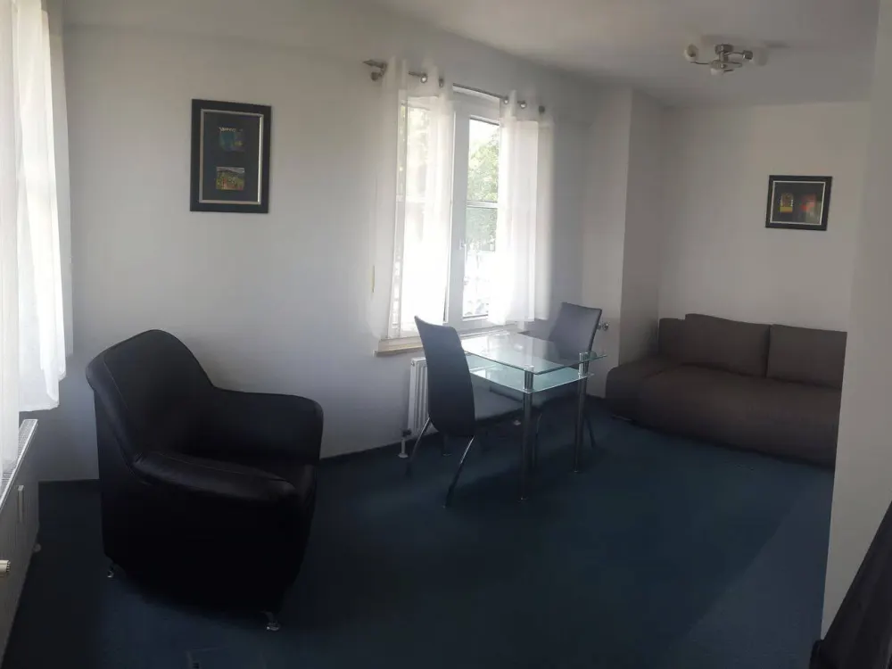 WE 01 Apartment in a well-maintained architect-designed house in Munich