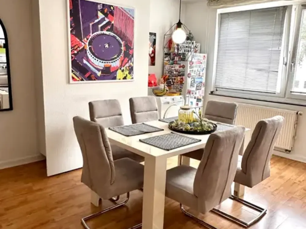 Zuhause mit 2,5 Zimmern in Nippes