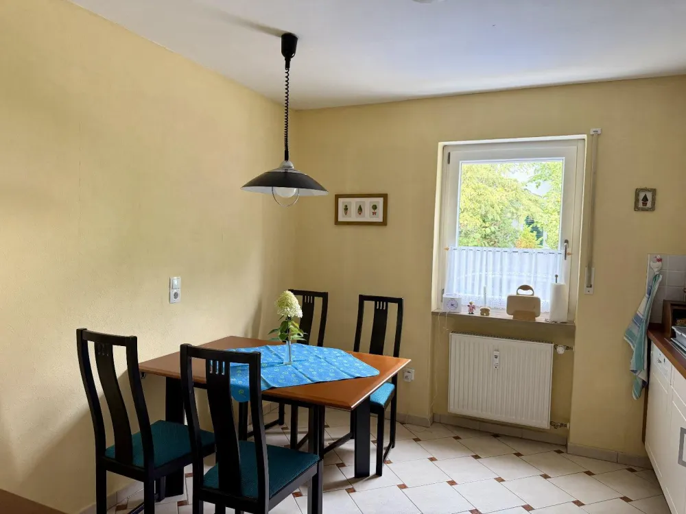 Möblierte 3‑Zimmer‑Wohnung mit Garten in Moosach