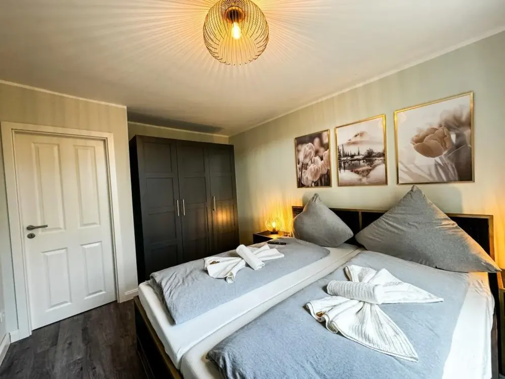 Fully Furnished 2 1/2 Room Apartment with High-Speed Internet