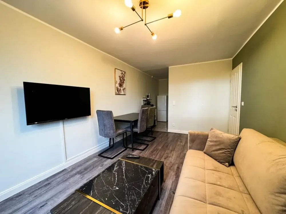 Fully Furnished 2 1/2 Room Apartment with High-Speed Internet