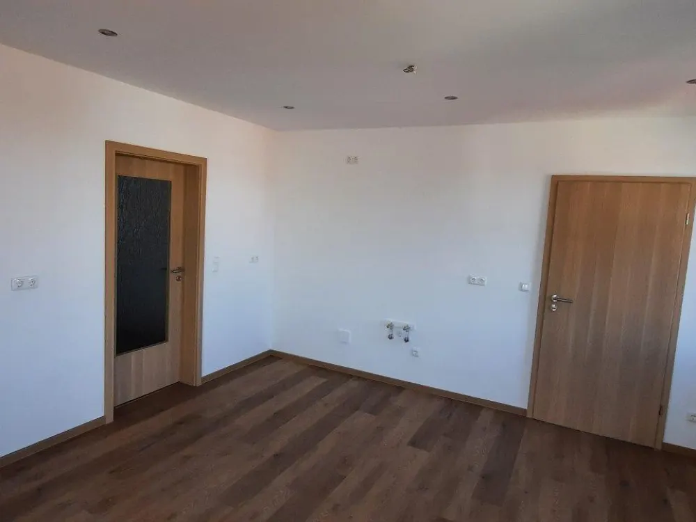 - Erstbezug - Komplett neu modernisierte Dachgeschosswohnung