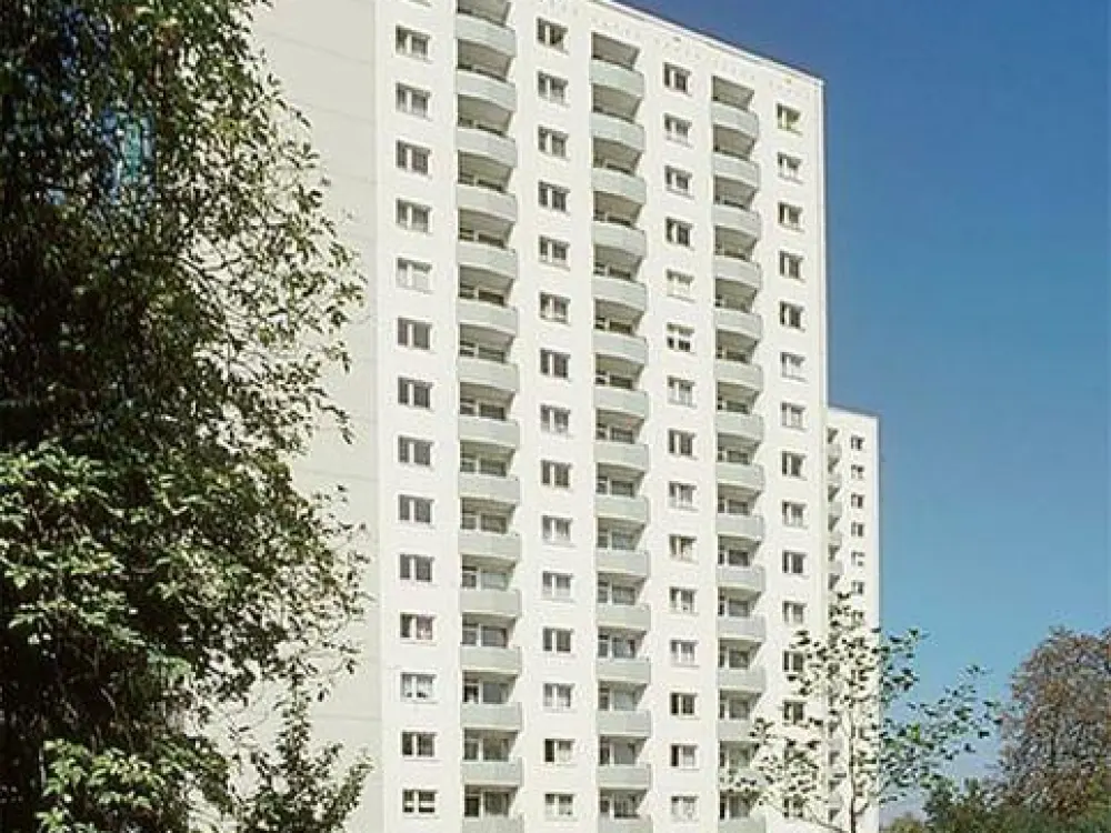 Eine 2 Raumwohnung mit Balkon und toller Aussicht -wir renovieren für Sie