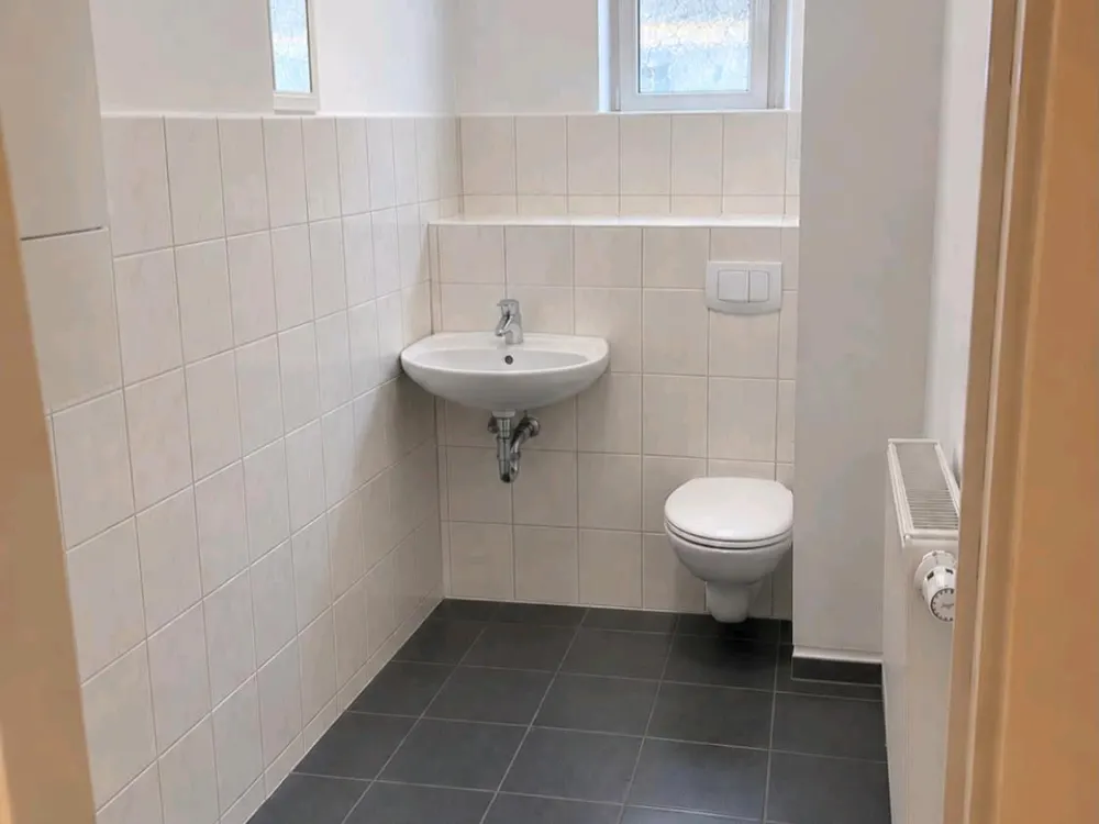 3-Room Apartment Arnstadt 110sqm, Bathtub, Daylight Bathroom, Tiled Stove, Fitted Kitchen