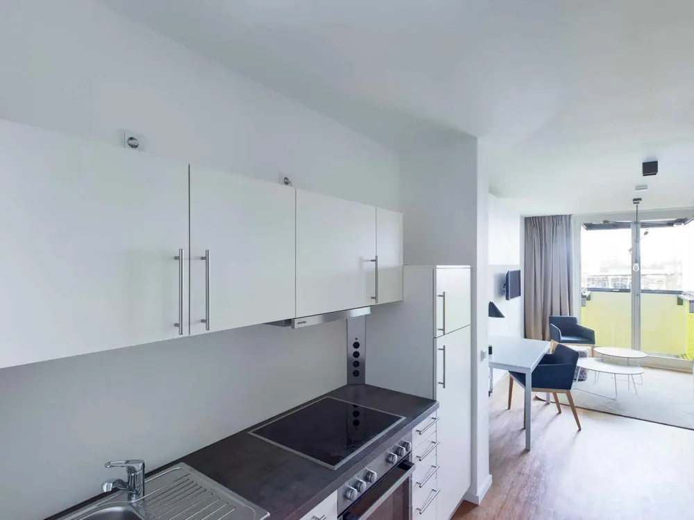Mietrabatt - Möbliert 1 Zimmer Studio mit Aufzug und Balkon