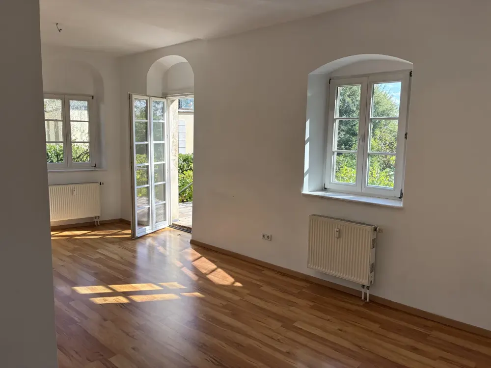 Single-Wohnung in historischem Herrenhaus