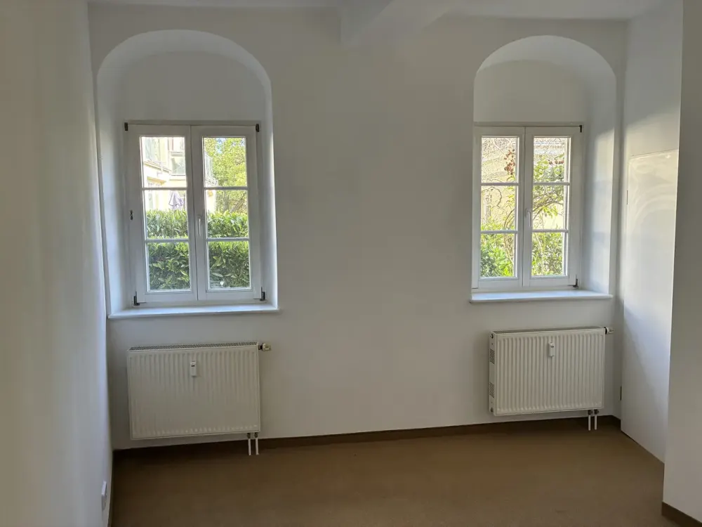 Single-Wohnung in historischem Herrenhaus