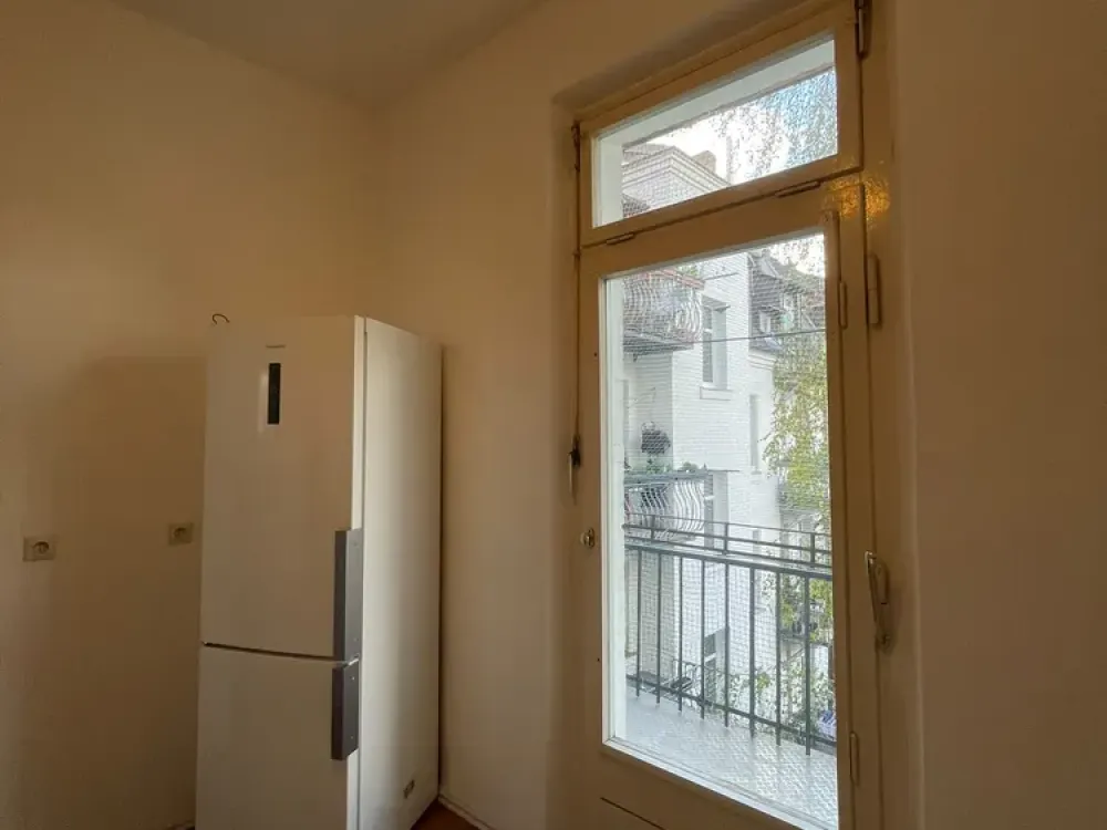 Old Building 4-Room Apartment in Nürnberg, St. Peter