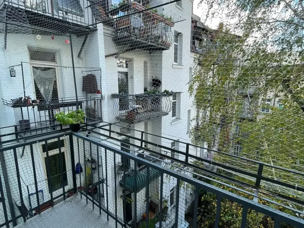 Old Building 4-Room Apartment in Nürnberg, St. Peter