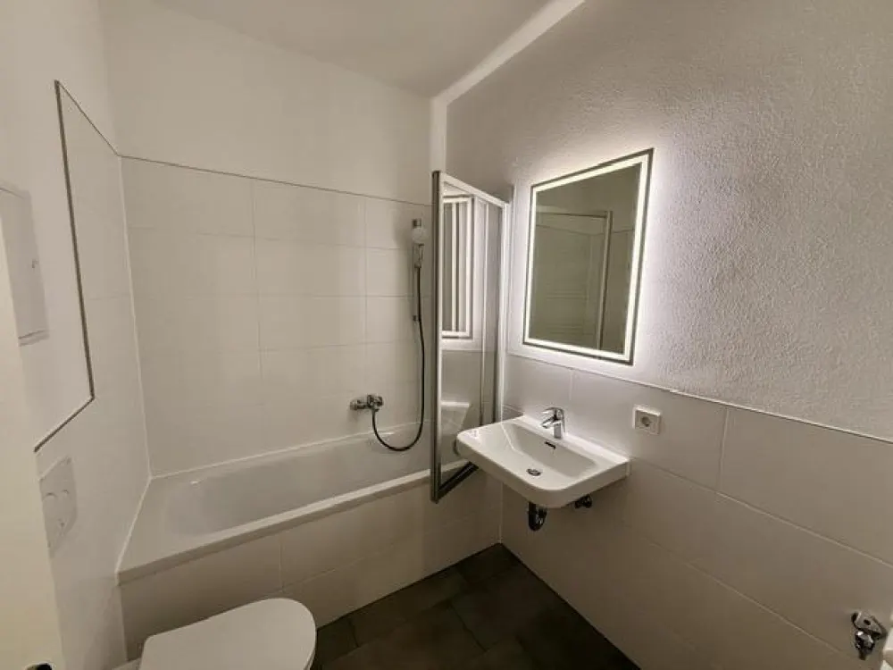 Perfect Match in Gohlis - ideal für Singles und Paare: 2 Zimmer mit EBK und Balkon - Erstbezug