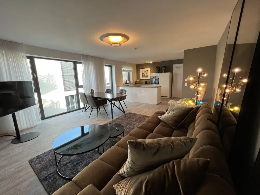 Exklusiv wohnen am Dom: 4-Zimmer-Designwohnung mit Balkon & 2 Bädern, Einziehen & wohlfühlen!