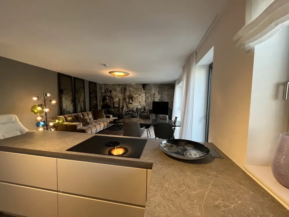 Exklusiv wohnen am Dom: 4-Zimmer-Designwohnung mit Balkon & 2 Bädern, Einziehen & wohlfühlen!