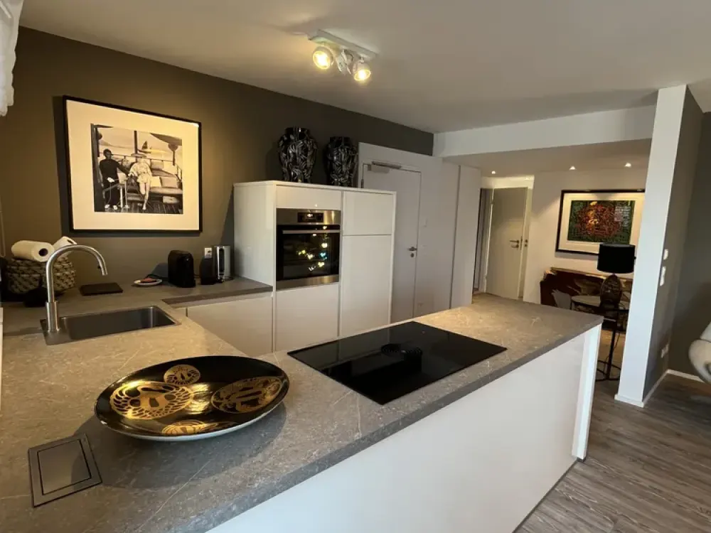 Exklusiv wohnen am Dom: 4-Zimmer-Designwohnung mit Balkon & 2 Bädern, Einziehen & wohlfühlen!