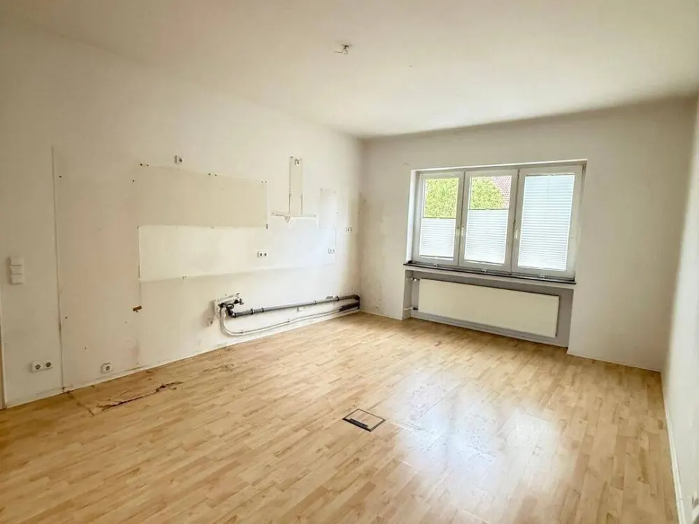 5-Raum-Wunder mit 2 Bäder und Balkon im Saarlandstraßen-Viertel!