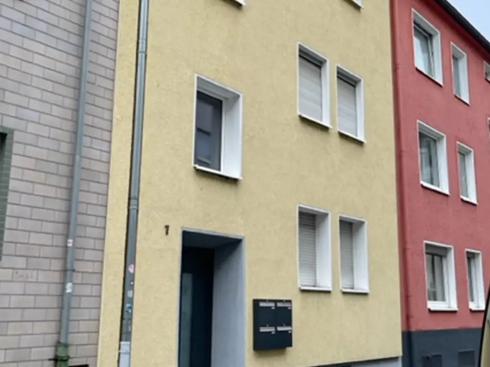 Fully Furnished 2-Room Apartment in Köln Deutz with 52 m²