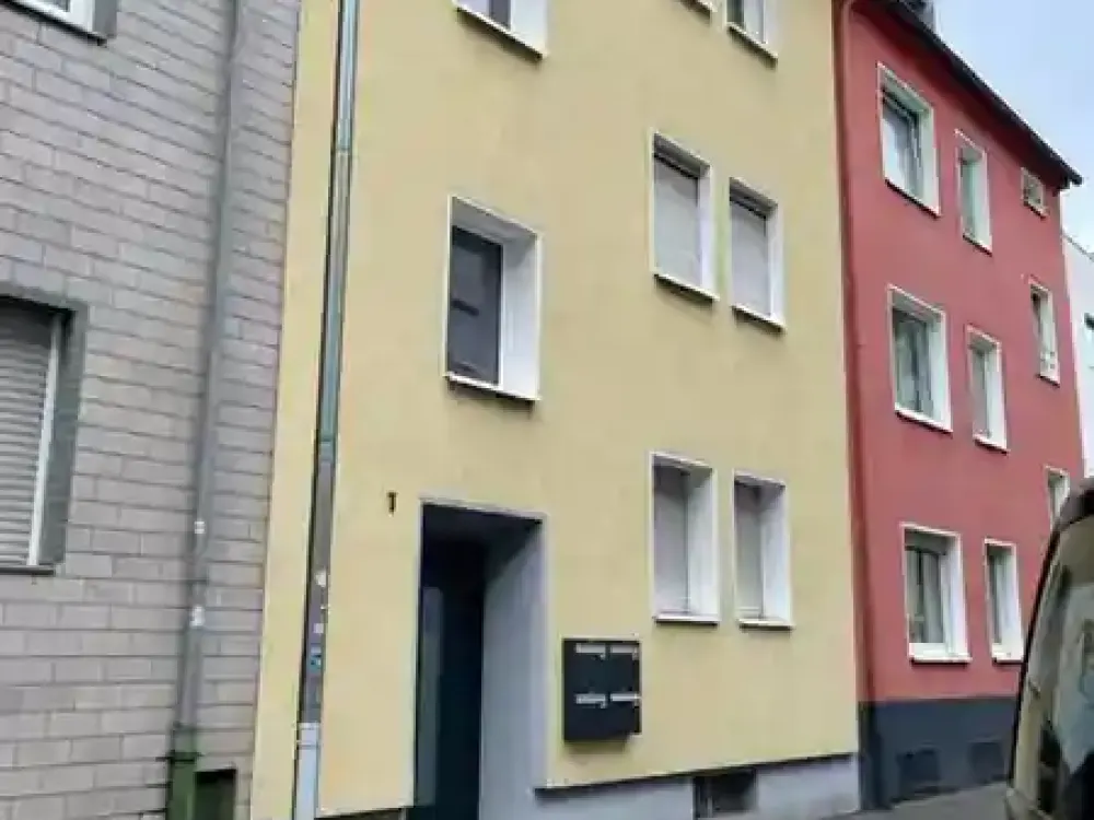 Fully Furnished 2-Room Apartment in Köln Deutz with 52 m²