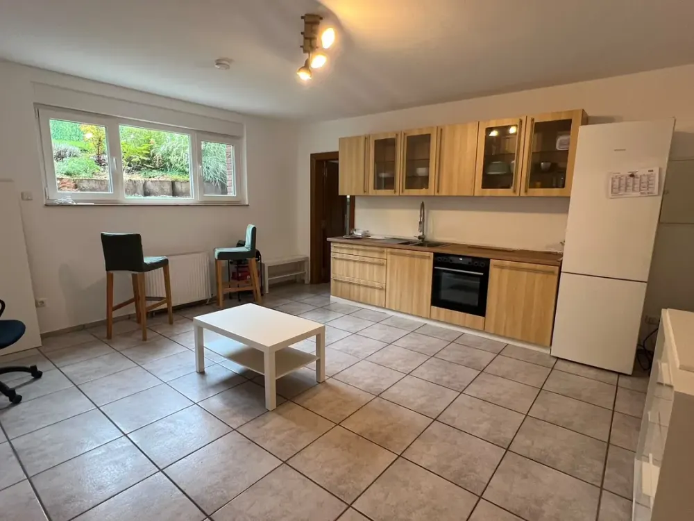 Möblierte modernisierte 2-Zimmer-Wohnung in Büsdorf (ruhige Ortslage)