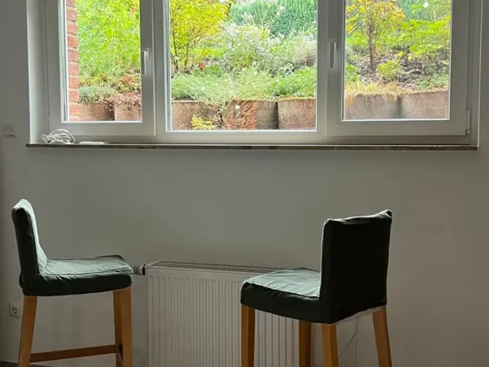 Möblierte modernisierte 2-Zimmer-Wohnung in Büsdorf (ruhige Ortslage)