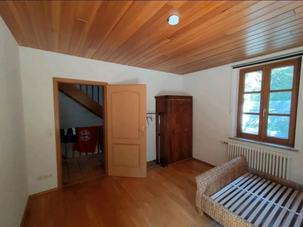 Schönes WG Zimmer in großem Haus in München-Untermenzing