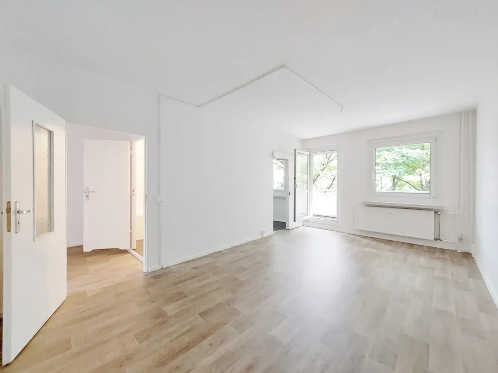 Gorbitz Shine & Renovation: Dreamy 3-Room Apartment in Dresden Awaits You!