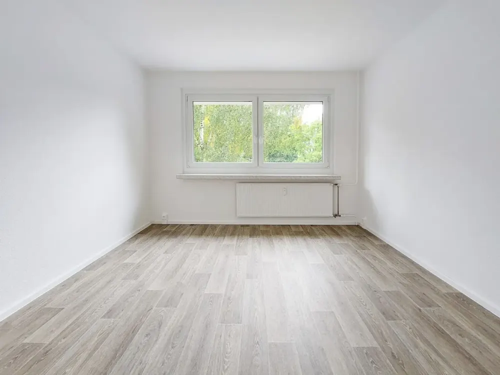 Gorbitz Shine & Renovation: Dreamy 3-Room Apartment in Dresden Awaits You!