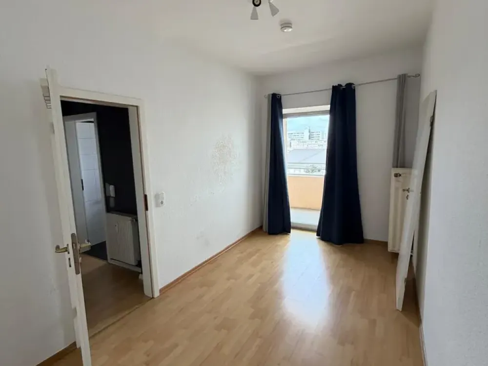 Helle 2-Zimmer-Wohnung mit großem Balkon in Düsseldorf