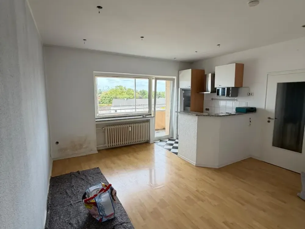 Helle 2-Zimmer-Wohnung mit großem Balkon in Düsseldorf
