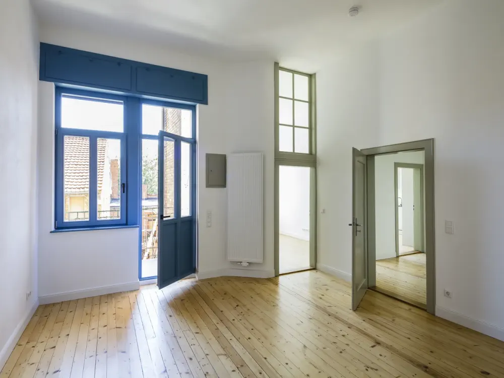 Exklusive Wohnung mit hochwertiger Einbauküche und Balkon