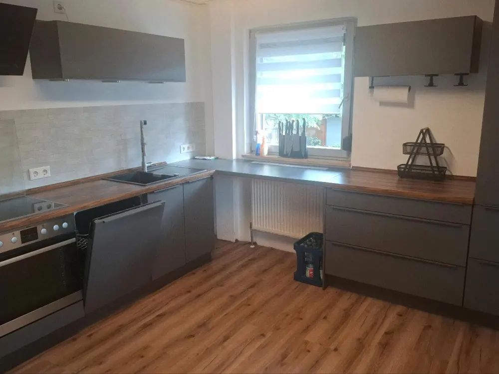 2 Zimmer Wohnung mit großen Garten und Freisitz