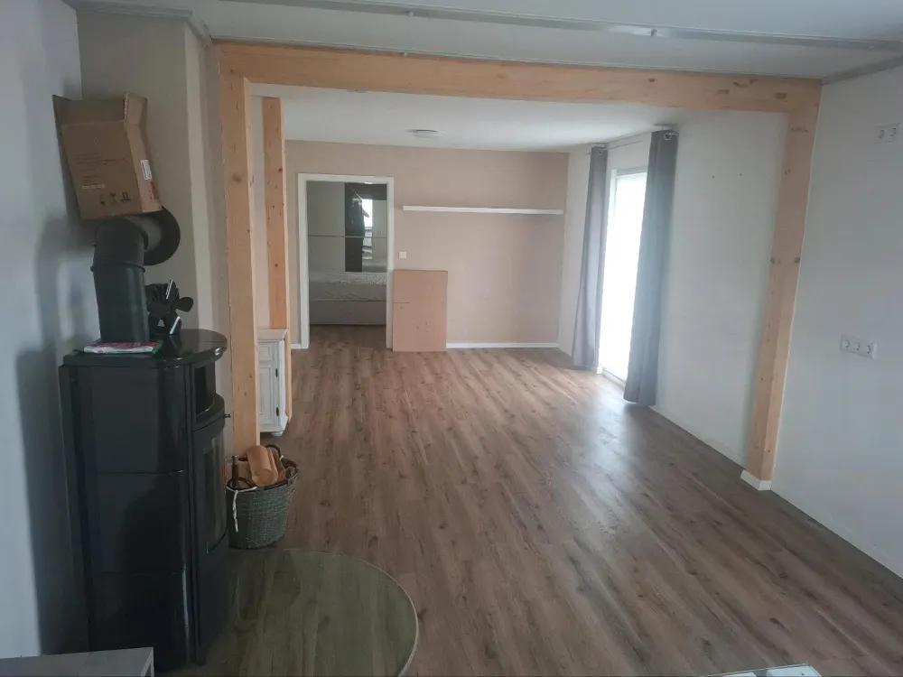 2 Zimmer Wohnung mit großen Garten und Freisitz