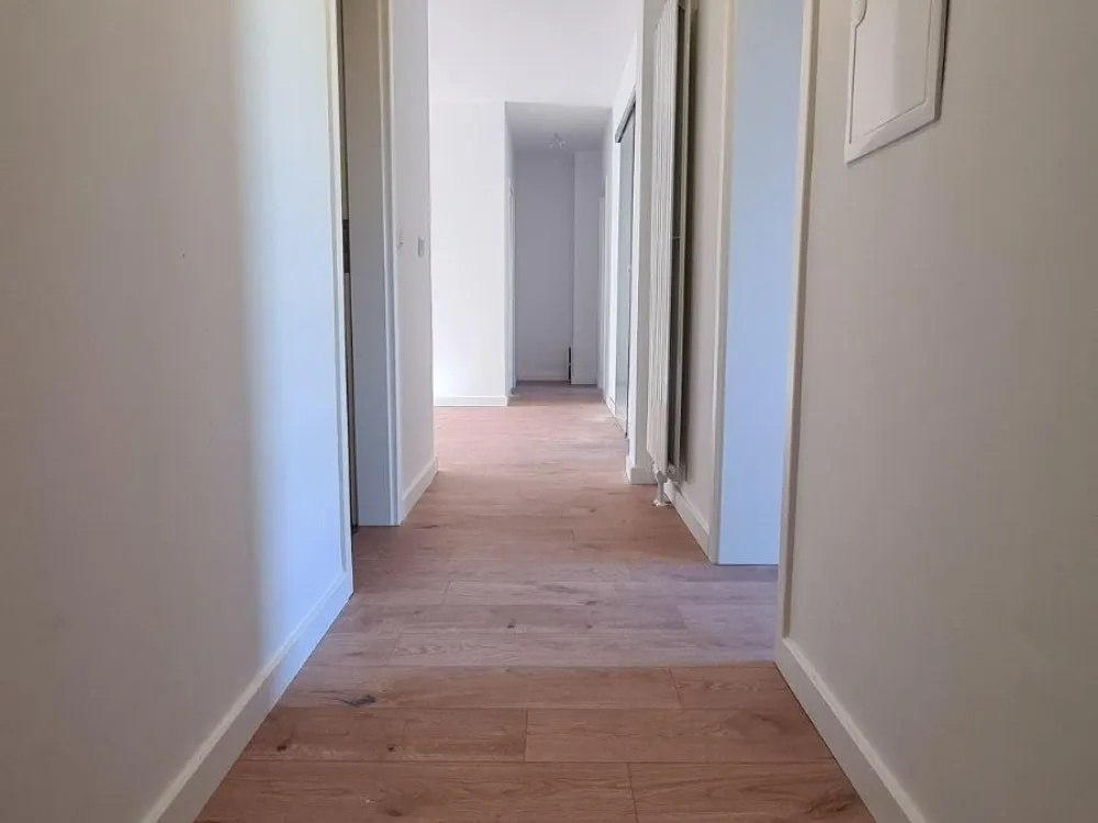 Kernsanierte 3-Zimmer Wohnung 100qm mit 2 Balkonen in Langenhagen